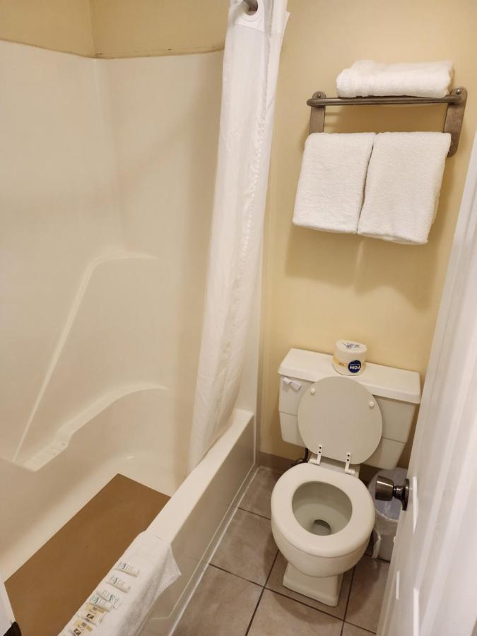 Grantsburg Inn Экстерьер фото