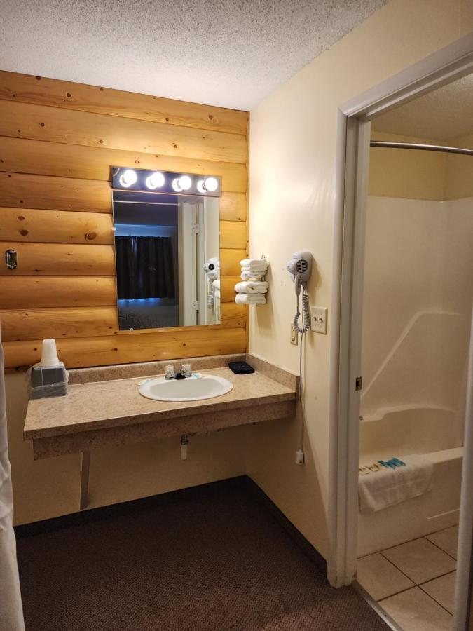 Grantsburg Inn Экстерьер фото