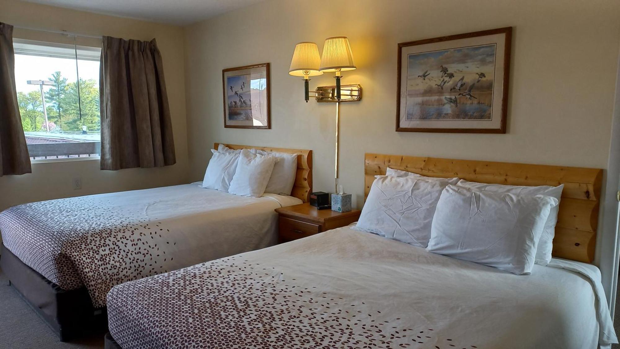 Grantsburg Inn Экстерьер фото